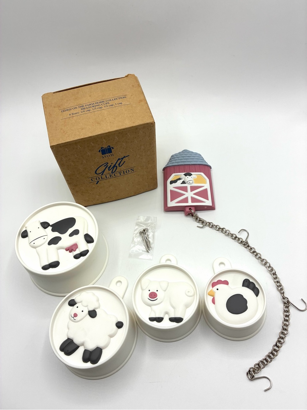 Vintage Avon Down on the Farm Measuring Cups Set Barn Wall Hanger Original Box